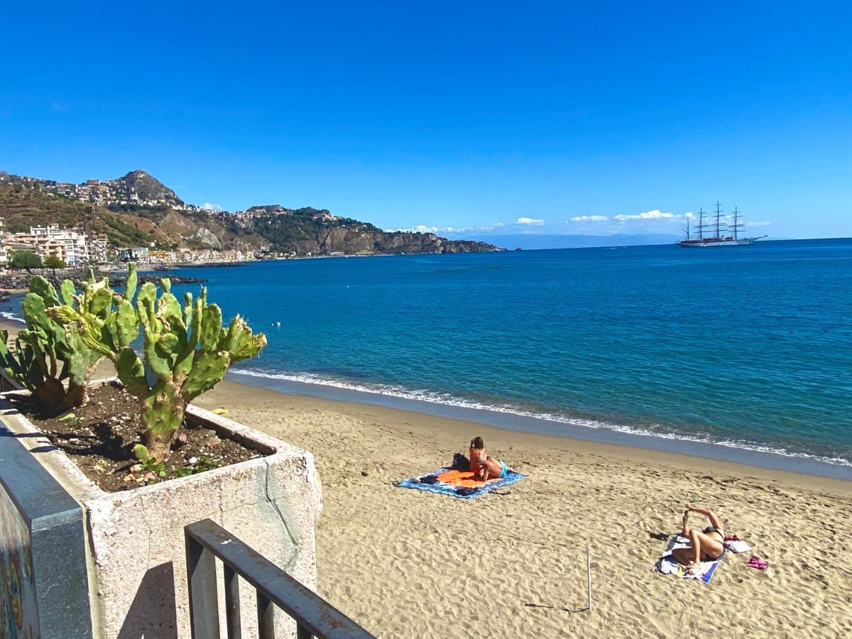 Alpha22 Apartment Giardini Naxos Εξωτερικό φωτογραφία