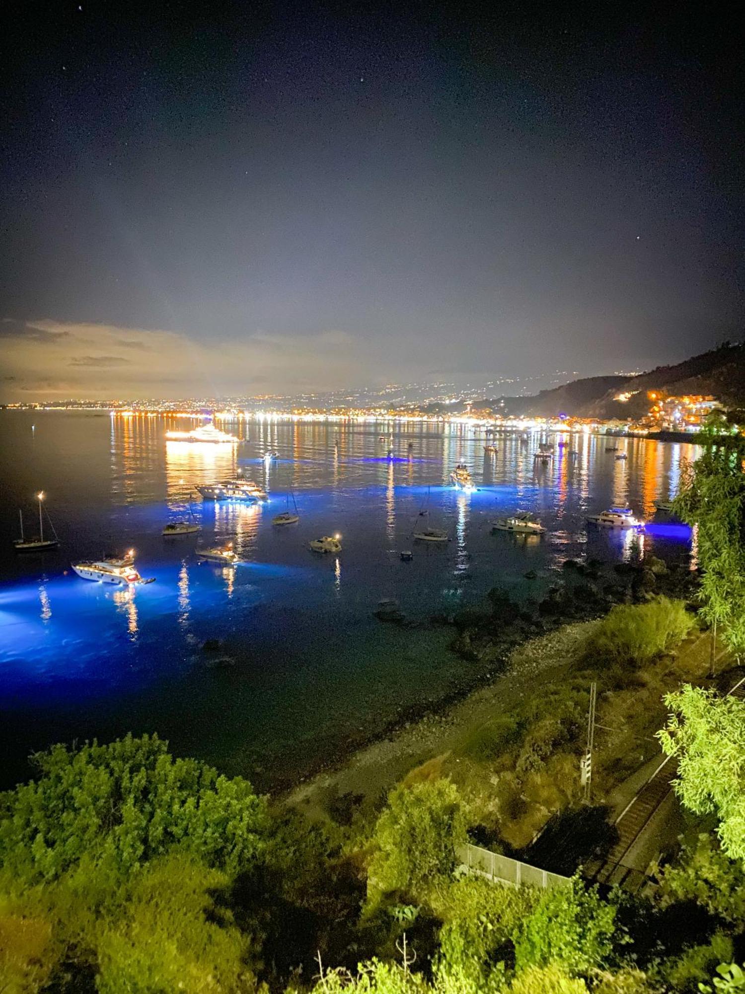 Alpha22 Apartment Giardini Naxos Εξωτερικό φωτογραφία
