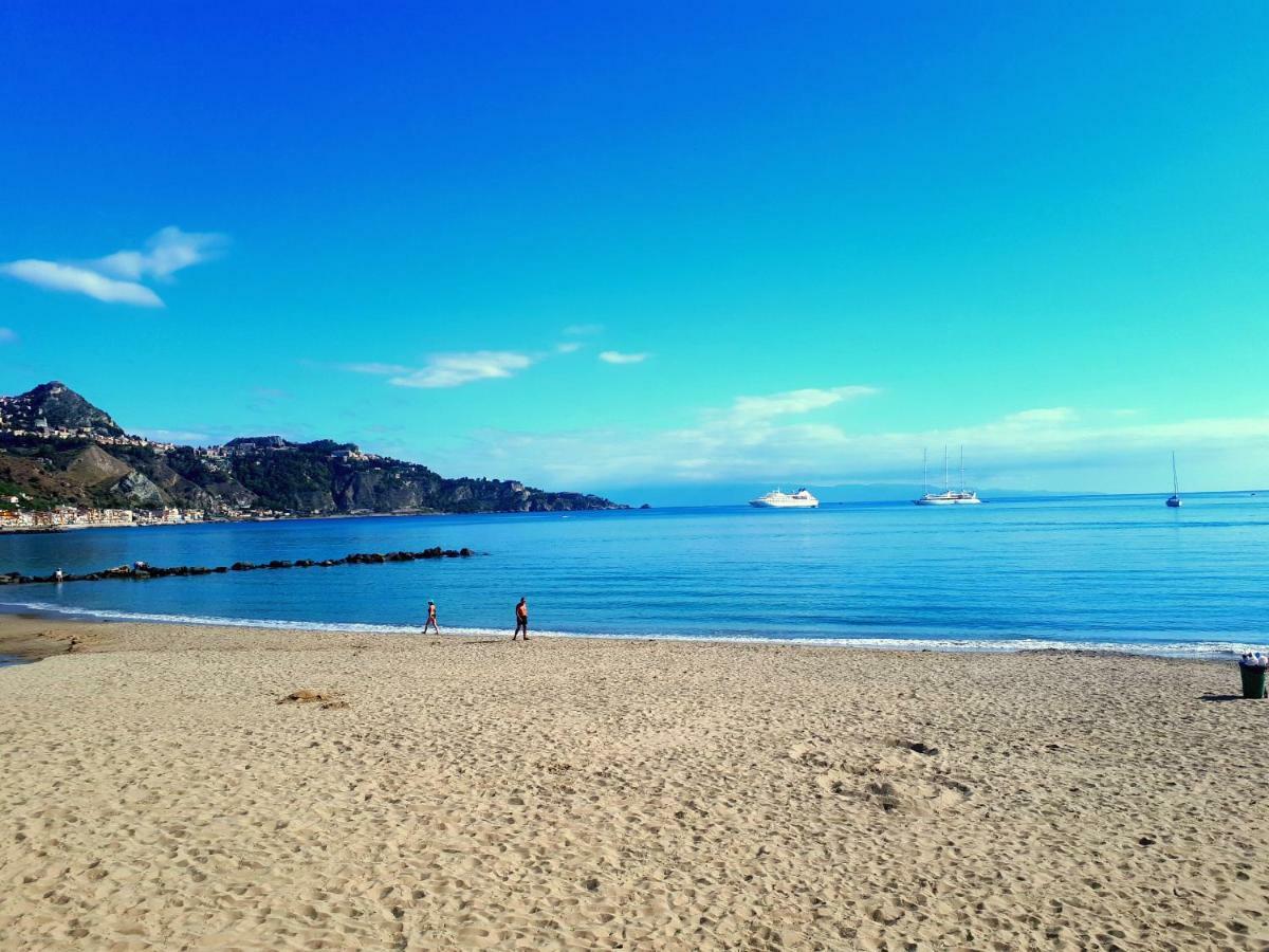 Alpha22 Apartment Giardini Naxos Εξωτερικό φωτογραφία