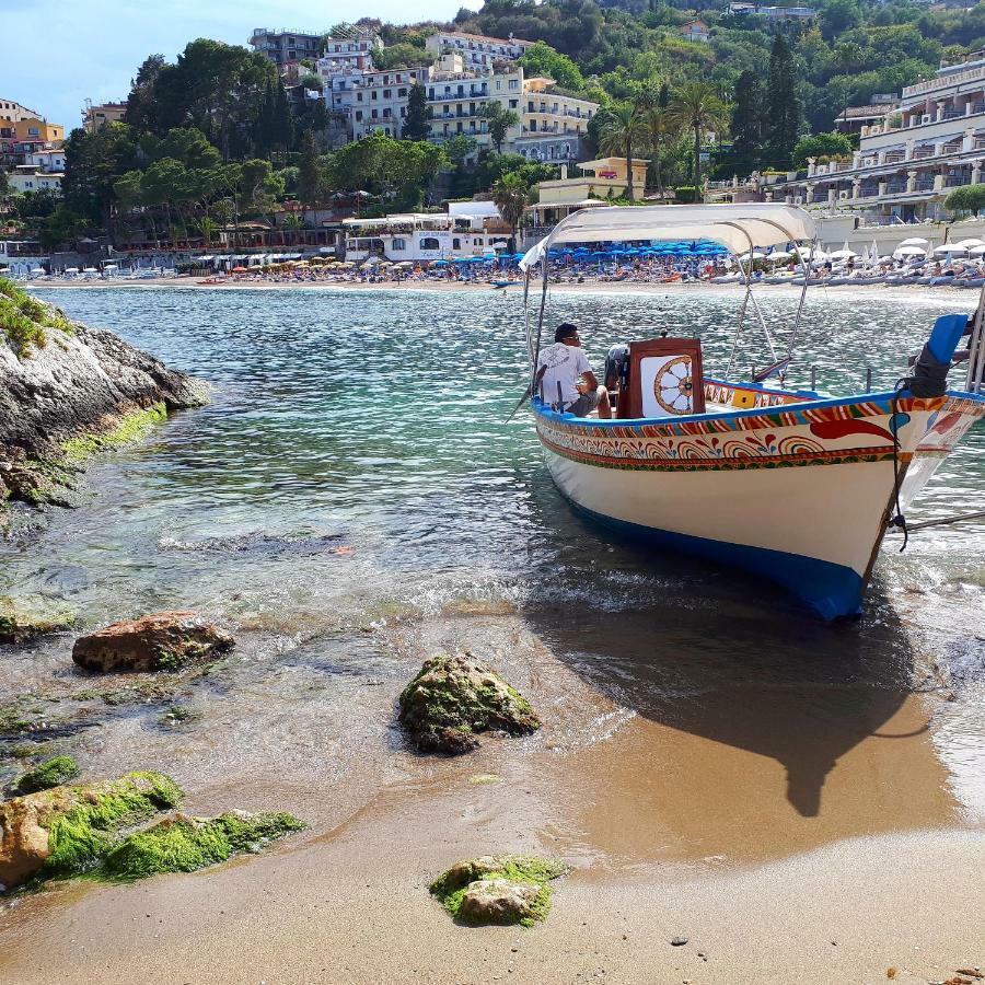 Alpha22 Apartment Giardini Naxos Εξωτερικό φωτογραφία